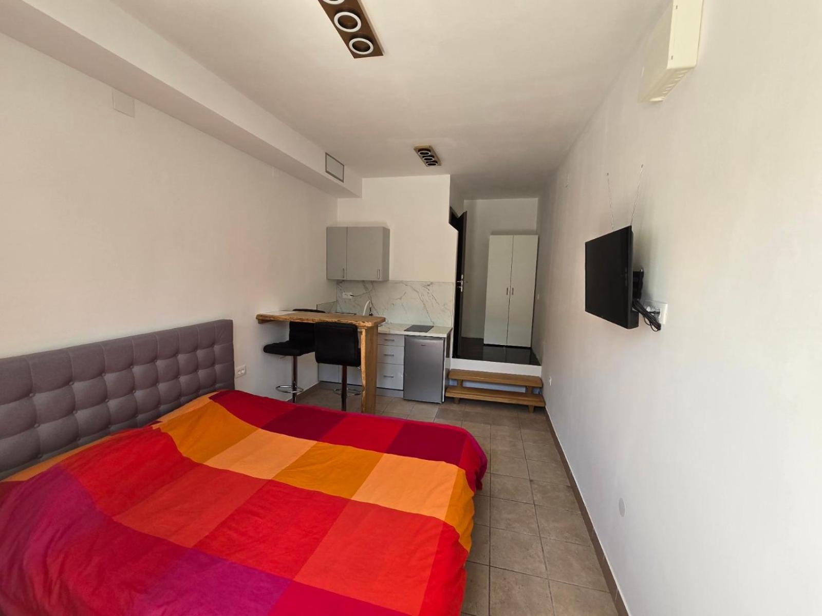 Apartments Knezevic Jadranovo Pokój zdjęcie